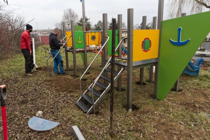 Ilustračný obrázok k článku Škôlkari sa môžu tešiť na nové ihriská. Budú modernejšie a bezpečnejšie