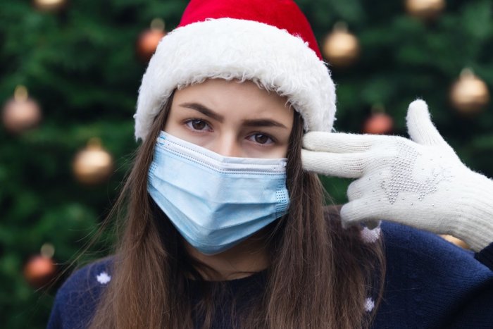 Ilustračný obrázok k článku CHAOS v opatreniach: Na Vianoce v širšom rodinnom kruhu môžeme ZABUDNÚŤ?