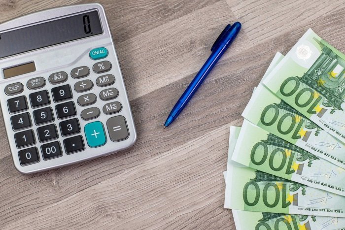 Ilustračný obrázok k článku Koľko budeme odvádzať do Sociálnej poisťovne? Vypočíta nám to nová KALKULAČKA