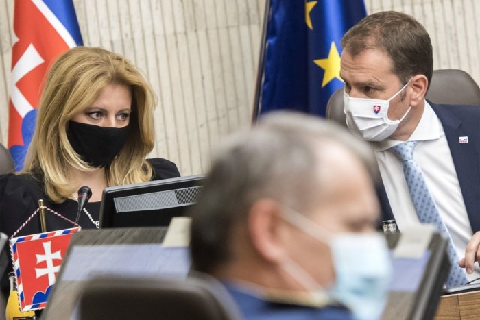 Ilustračný obrázok k článku Matovič sa tvrdo obul do prezidentky: PERLIL o opakovaných bozkoch smrti