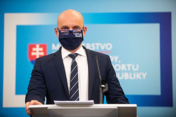 Ilustračný obrázok k článku KEDY pôjdu žiaci do škôl? Rozhodne sa po sviatkoch, ale Gröhling spomenul jeden dátum