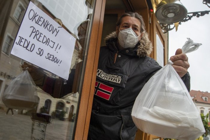 Ilustračný obrázok k článku Sulík: Okienkový predaj je slabá náplasť. Prevádzky trpia, treba ich ihneď OTVORIŤ!