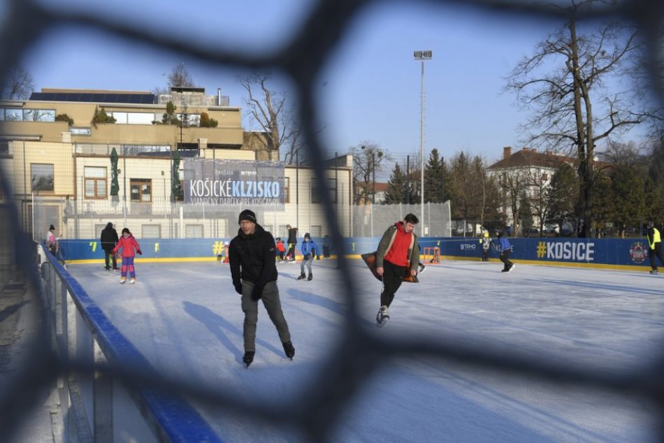 Ilustračný obrázok k článku Na klziská už pustia aj neočkovaných. Stačí im negatívny test