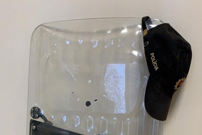 Ilustračný obrázok k článku Útok nožom na policajtov: Prievidžan si môže dlhé roky posedieť vo väzení