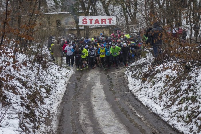 Ilustračný obrázok k článku Tradičný silvestrovský beh nebude: Zúčastniť sa môžete výstupu na Pyramídu