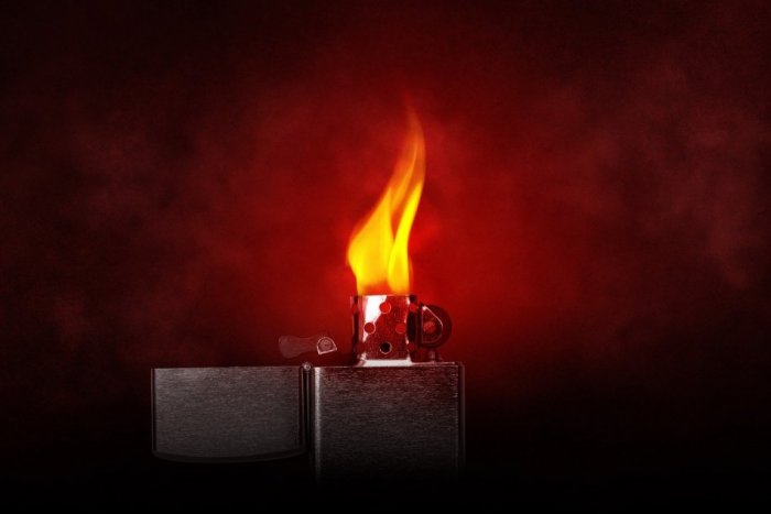 Ilustračný obrázok k článku Žilinčan ako odtrhnutý z reťaze: Mestkých policajtov polial benzínom a chcel zapáliť!