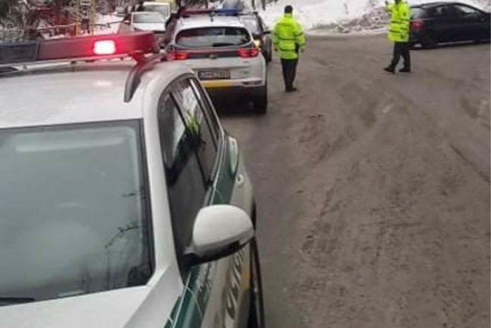 Ilustračný obrázok k článku Autám sa šmýka a parkoviská sú plné: Na Skalku sa teraz nedostanete