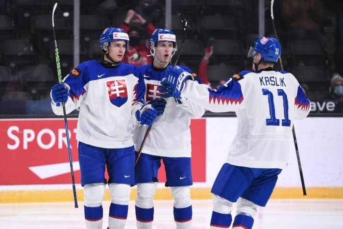 Ilustračný obrázok k článku Koronavírus pomohol slovenským hokejistom: Naši mladíci tak ZDOLALI Rusov bez boja!