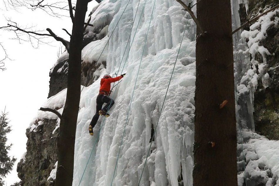 Ilustračný obrázok k článku V srdci Slovenska pribudla zimná ATRAKCIA: Vznikol tam 20-metrový ĽADOPÁD