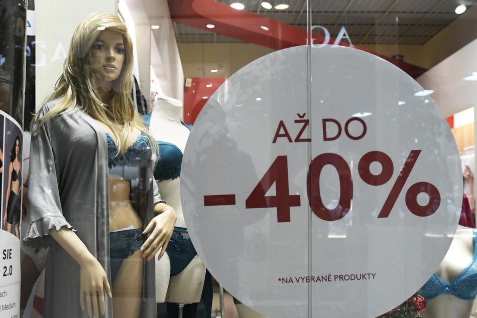 Ilustračný obrázok k článku Lákajú na veľké ZĽAVY! Štartujú predvianočné výpredaje, NENALEŤTE obchodníkom