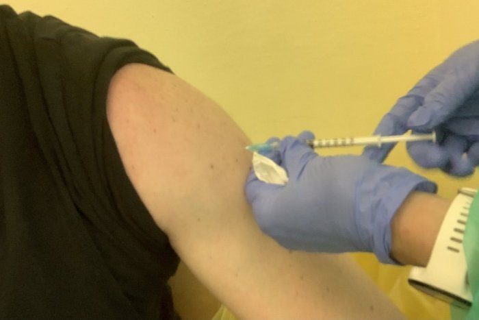 Ilustračný obrázok k článku Koronavírus úraduje ďalej, ale čo je dobrá správa? TRETIU dávku má viac ako milión Slovákov!