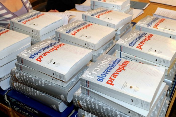 Ilustračný obrázok k článku Novoročné prianie ministerstva školstva je terčom POSMECHU: Rezort má pre ľudí odkaz