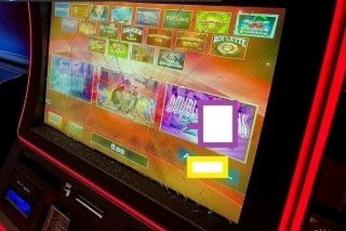 Ilustračný obrázok k článku Pomsta recidivistu z Púchova: Automat mu polhodinu nechcel dať, tak mu dal on