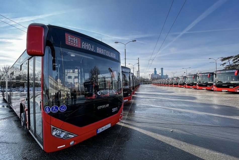 Ilustračný obrázok k článku Ceny pohonných hmôt sú vysoké: Zmení to cenu lístkov v bratislavskej MHD a regionálnej doprave?