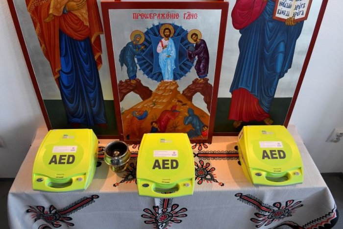 Ilustračný obrázok k článku VIDEO: V Tatrách pribudli nové defibrilátory