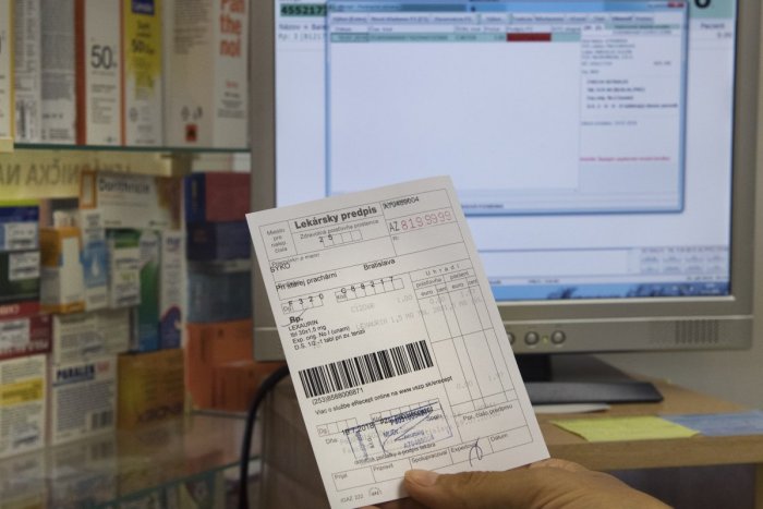 Ilustračný obrázok k článku Toto dôchodcov nepoteší: Všeobecný lekár už NEPREDPÍŠE liek odporučený špecialistom