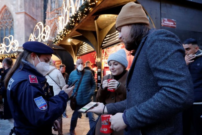 Ilustračný obrázok k článku Naši susedia zavedú POVINNÉ očkovanie: Tí, čo odmietnu, dostanú vysoké POKUTY!
