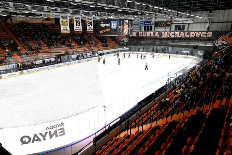 Ilustračný obrázok k článku Fyzický útok a rasové urážky od hokejových divákov: Michalovce dostali TREST
