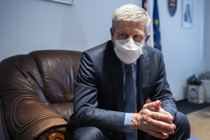 Ilustračný obrázok k článku Lengvarský sa POVINNÉHO očkovania nevzdáva: Právna analýza je pripravená!