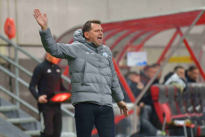 Ilustračný obrázok k článku Šok z futbalového zväzu: Tarkovič pokračuje na poste reprezentačného trénera SR!