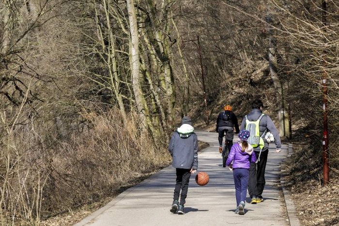 Ilustračný obrázok k článku V Bratislave bude cez víkend pre zlé počasie OBMEDZENÁ prevádzka rekreačných liniek MHD