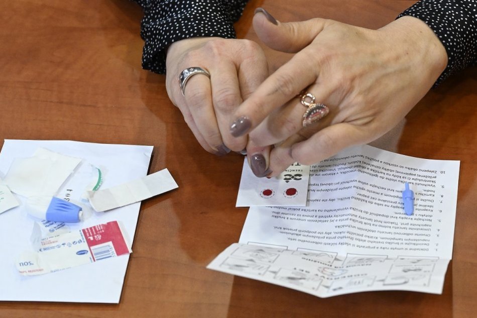 Ilustračný obrázok k článku Mesto Trenčín nakúpilo TESTY pre nezaočkovaných: Záujem nebol ani polovičný