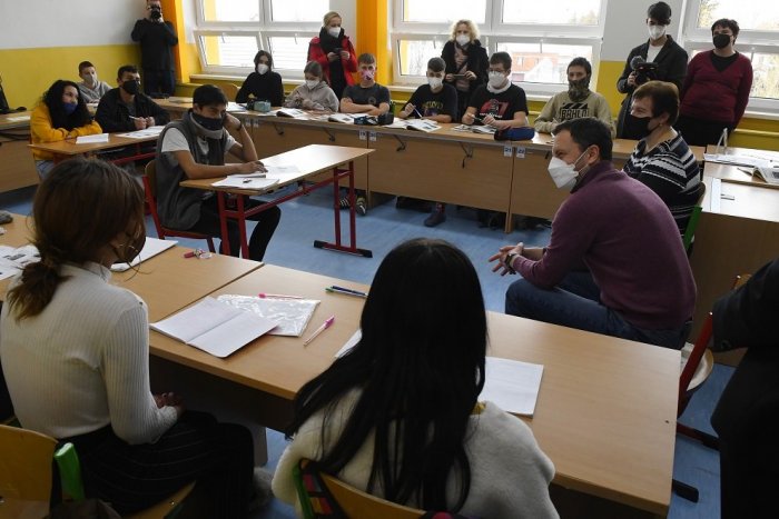 Ilustračný obrázok k článku Premiér chce vyriešiť problémy Rómov: Mnoho z nich doma nemá tečúcu VODU