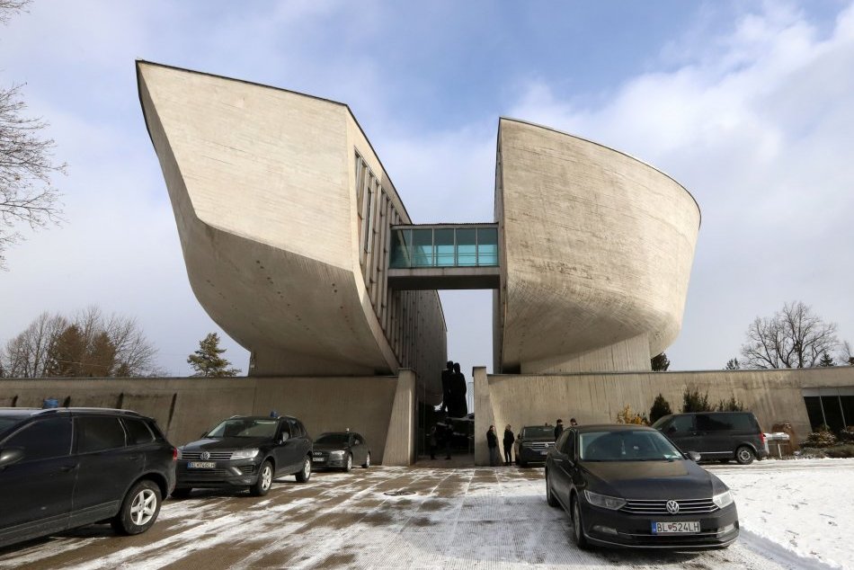 Ilustračný obrázok k článku Chceli by ste viesť Múzeum SNP? Záujemcovia majú už len pár dní, čo musia spĺňať?