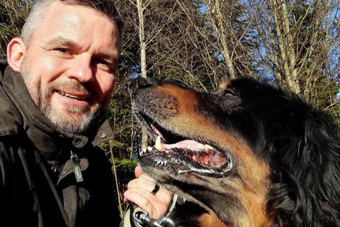 Ilustračný obrázok k článku Veľký SMÚTOK u Pellegriniho: Po jedenástich rokoch ho navždy opustil milovaný PARŤÁK