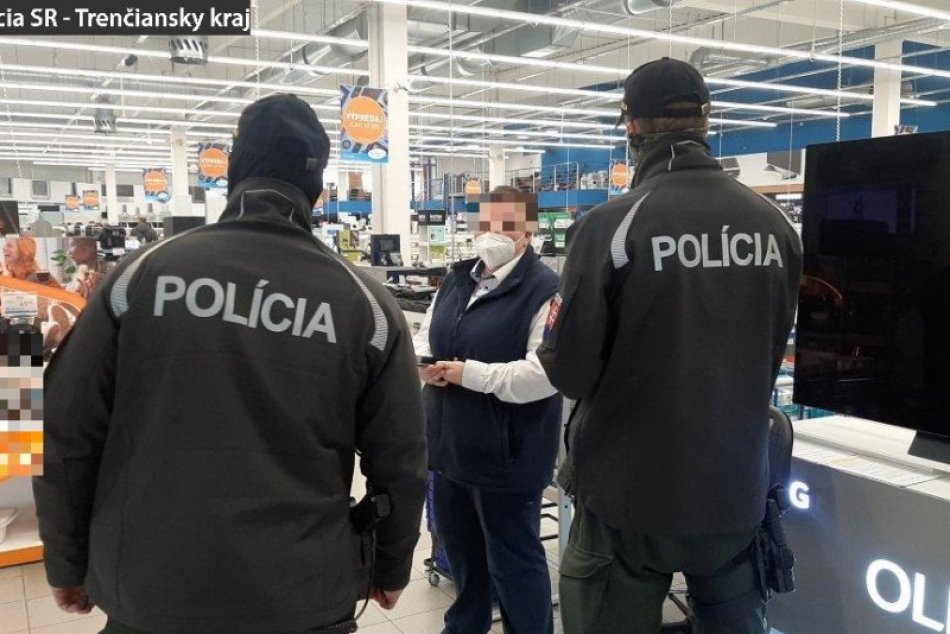 Ilustračný obrázok k článku Polícia v Trenčianskom kraji v nasadení: TISÍCE kontrol, minimum pokút, FOTO