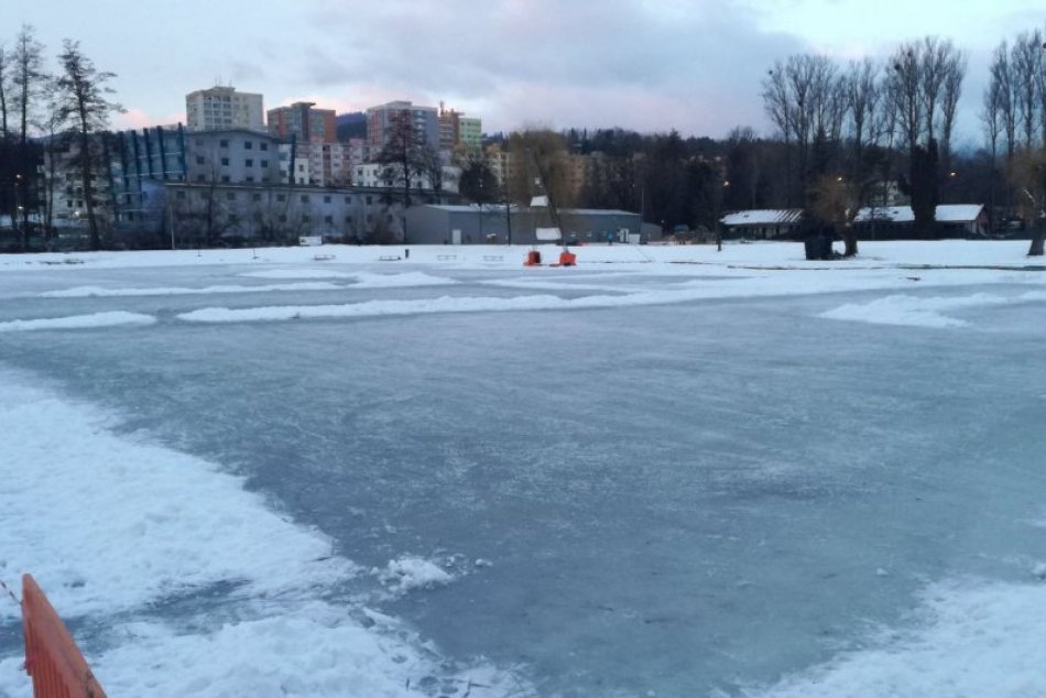 Ilustračný obrázok k článku Chystáte sa na korčule? Zvážte to, podmienky na bystrickom kúpalisku sú obmedzené, FOTO
