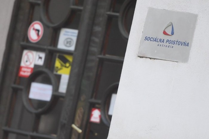 Ilustračný obrázok k článku Kedy žiadať o nemocenské? Sociálka apeluje na ľudí: Nezasielajte žiadosť o dávku skôr!