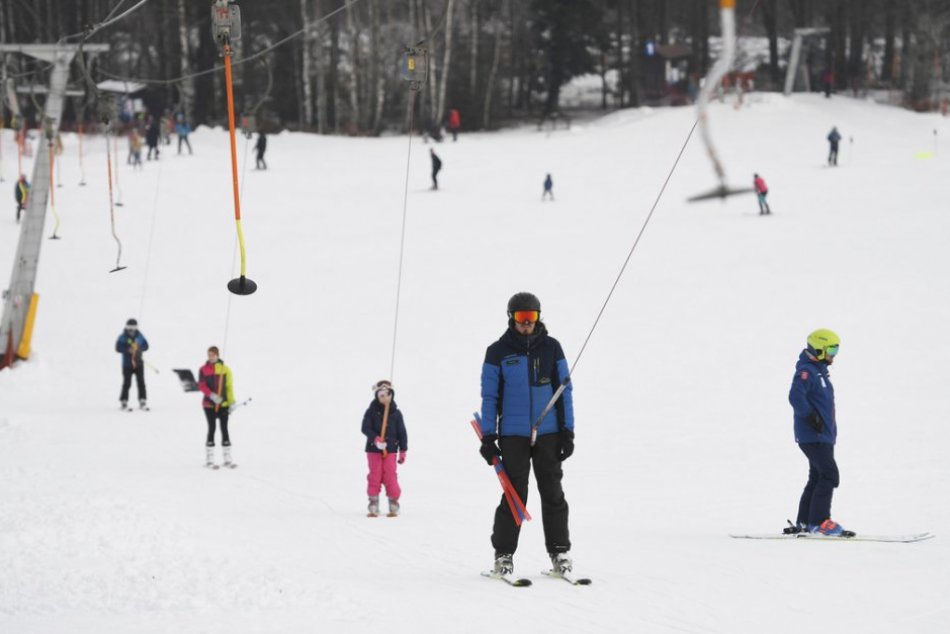 Ilustračný obrázok k článku Domáca lyžovačka bude DRAHŠIA: Oplatí sa ísť k susedom? Poliaci ODHADUJÚ, o koľko stúpnu ceny
