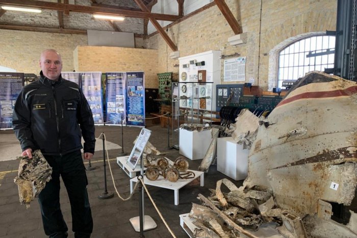 Ilustračný obrázok k článku To je úlovok! Polícia vylovila trosku z lietadla, ktoré v roku 1976 spadlo do Zlatých pieskov