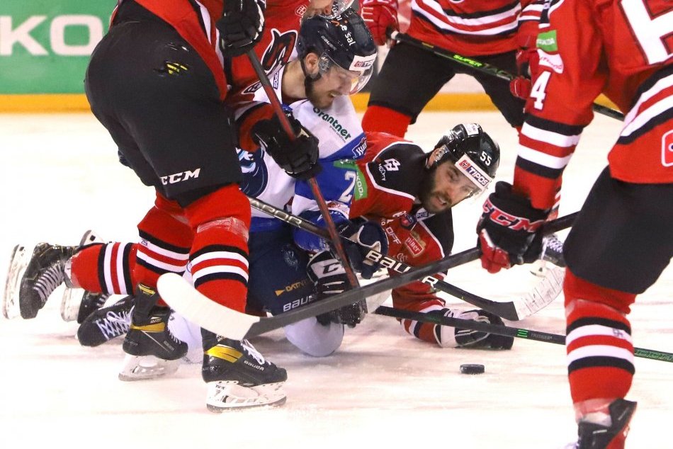 Ilustračný obrázok k článku Popradčania Baranom oplatili prehru spod Urpína: Zápas okorenil pästný súboj