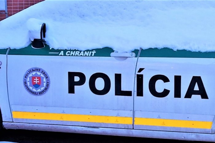 Ilustračný obrázok k článku Vodič v Podturni na seba upozornil sám: Policajtov zaujal jeho zvláštny štýl jazdy