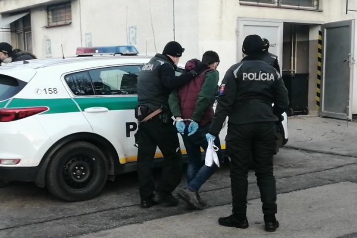Ilustračný obrázok k článku Akcia Avatar mal úspech: Policajti zadržali počas protidrogovej akcie ôsmich mužov
