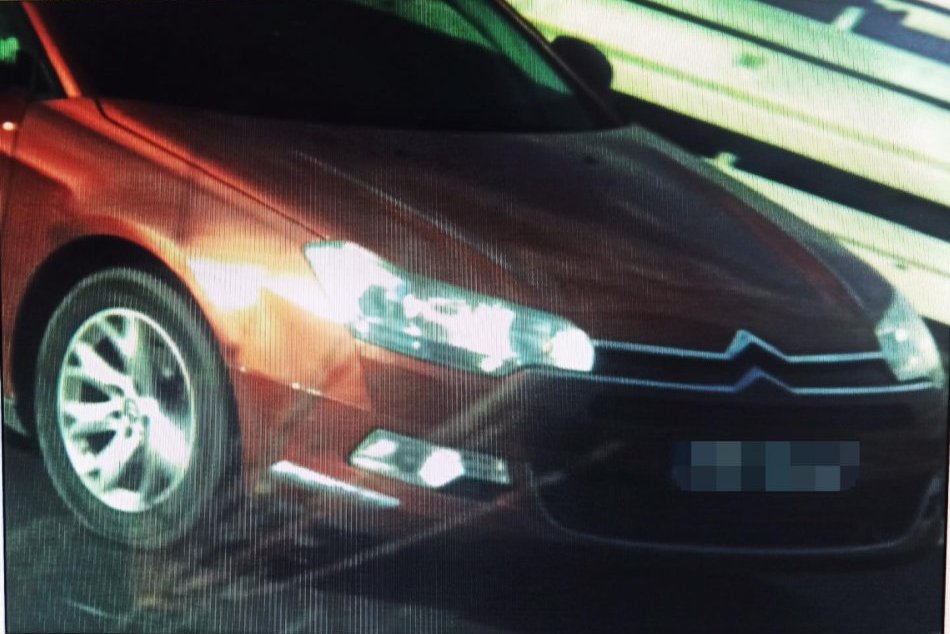 Ilustračný obrázok k článku Šokujúce zistenie policajtov: Po diaľnici sa preháňal opitý vodič, FOTO