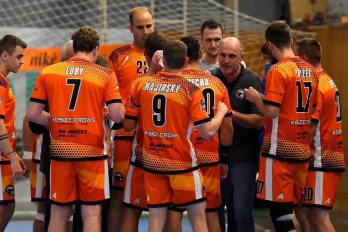 Ilustračný obrázok k článku Pochová pandémia hádzanársky klub? Košice Crows vystúpili z extraligy