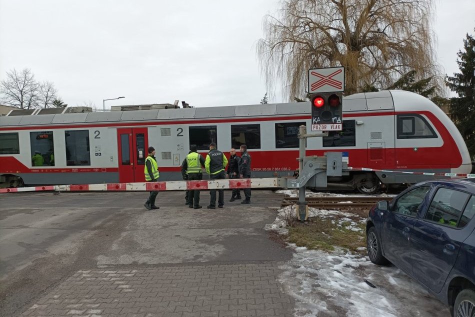 Ilustračný obrázok k článku V Prievidzi sa vykoľajil VLAK: Úsek má byť neprejazdný dlhé hodiny, FOTO