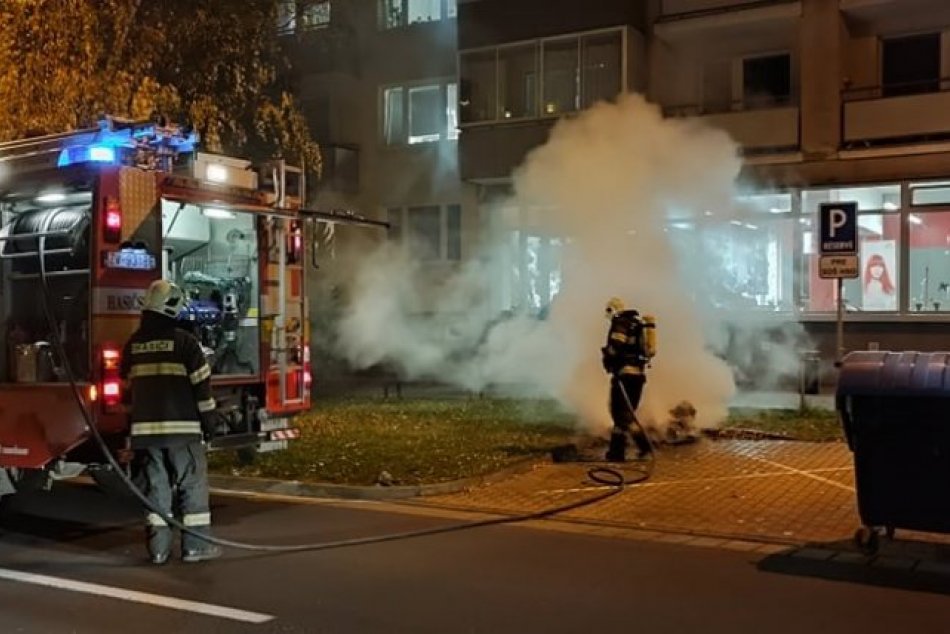 Ilustračný obrázok k článku Vo Zvolene úraduje podpaľač: Mestská polícia prosí ľudí o pomoc, FOTO