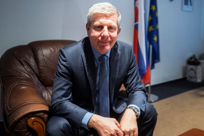 Ilustračný obrázok k článku Padol REKORD pandémie, ale Lengvarský hovorí o návrate do BEŽNÉHO režimu! Kedy to môže byť?