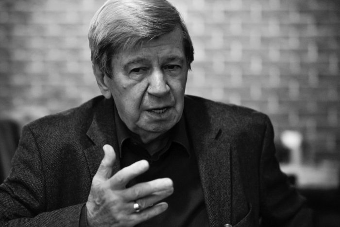 Ilustračný obrázok k článku MIMORIADNE: Vo veku 82 rokov zomrel exminister zahraničných vecí Eduard Kukan