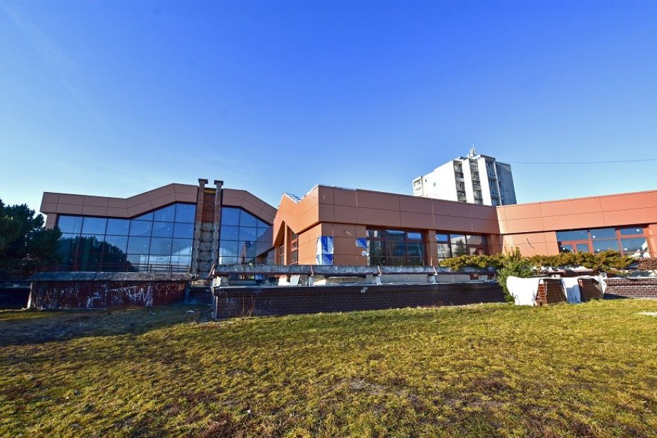 Ilustračný obrázok k článku Rekonštrukcia žiarskej plavárne sa pohla: Mesto hovorí o termíne dokončenia, FOTO