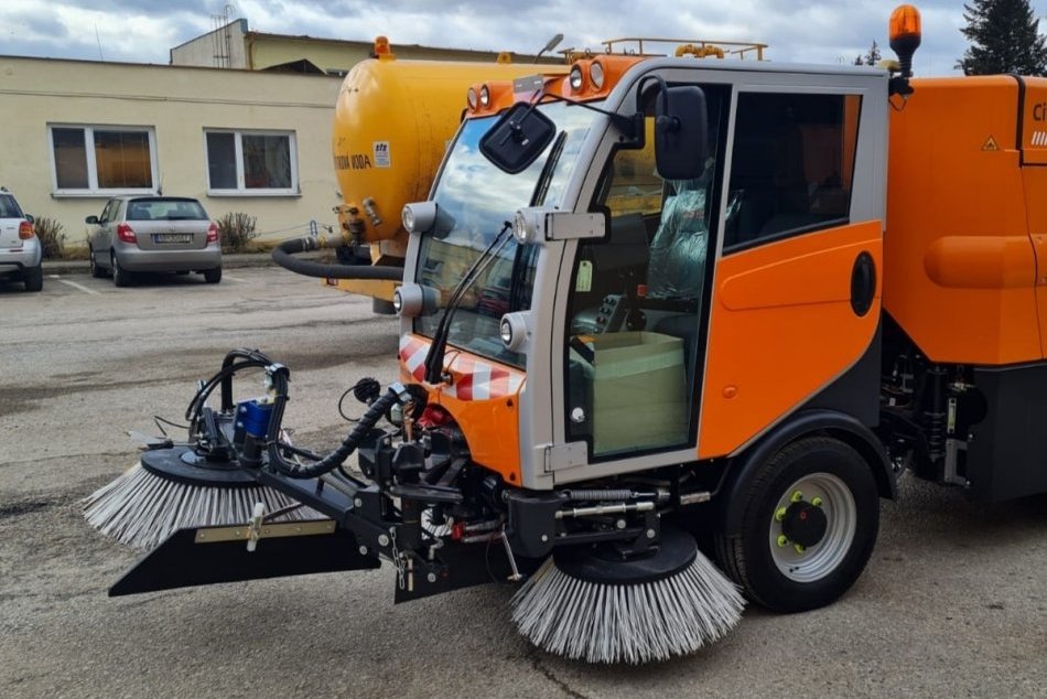 Ilustračný obrázok k článku S čistením ulíc v Nitre pomôže nové zametacie auto: Máme čo zlepšovať, priznáva primátor