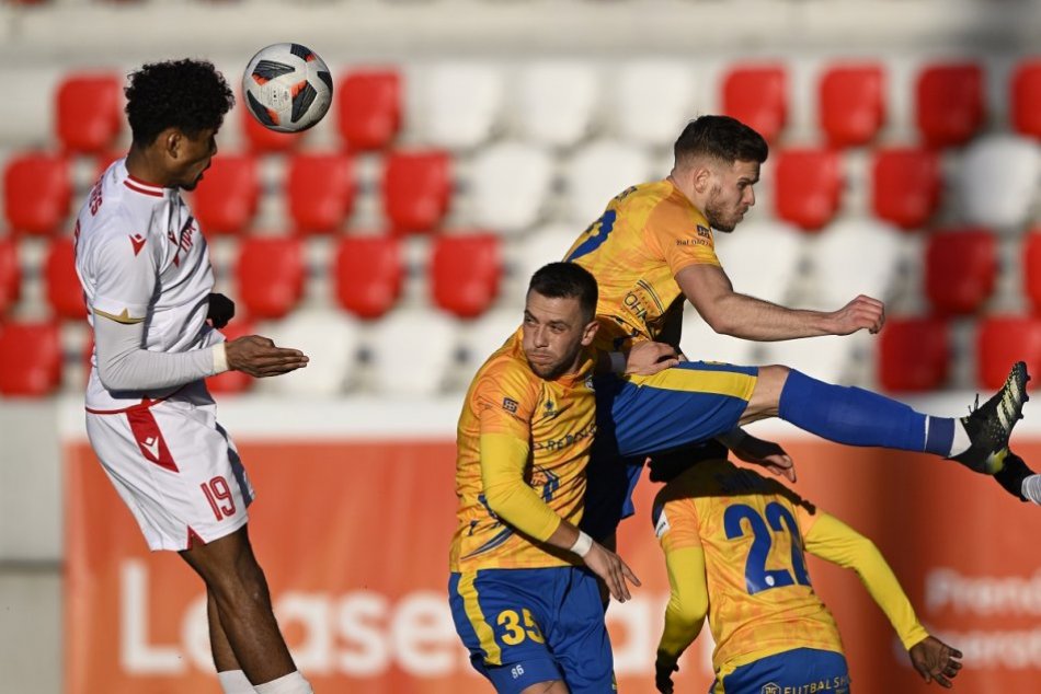 Ilustračný obrázok k článku Pohroniu ani remíza s Trenčínom nepomohla a VYPADÁVA z Fortuna ligy