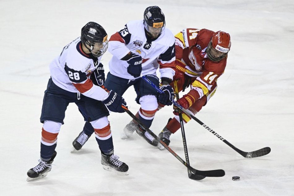 Ilustračný obrázok k článku Dukla to na Slovan nevie: Vojaci dostali najrýchlejší gól v sezóne, FOTO