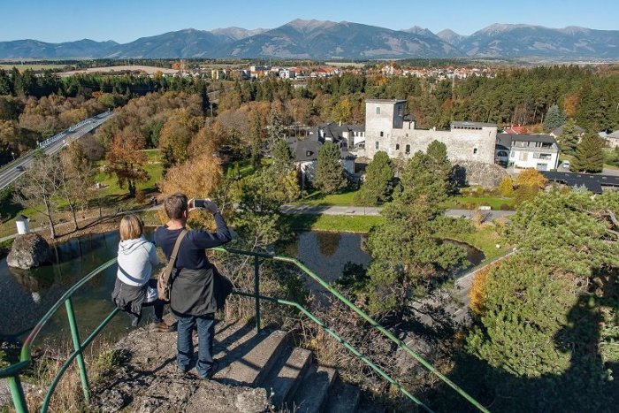 Ilustračný obrázok k článku Liptovský Hrádok ide na dračku! Primátor hovorí o fenoméne a veľkom záujme o bývanie