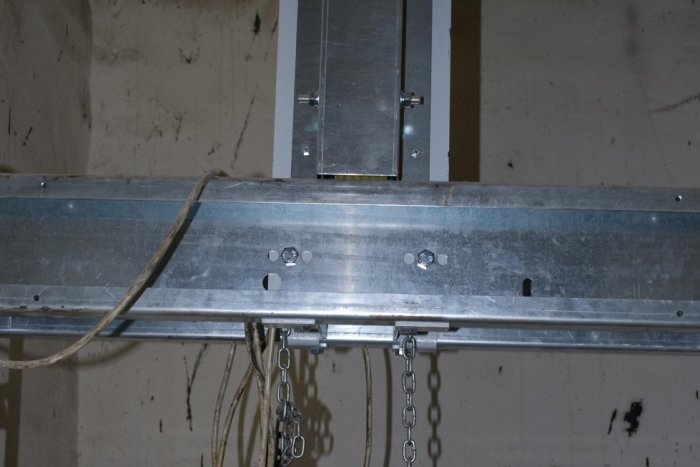 Ilustračný obrázok k článku Veľká TRAGÉDIA! Dvaja Slováci spadli do výťahovej šachty v Miláne, jeden muž ZAHYNUL