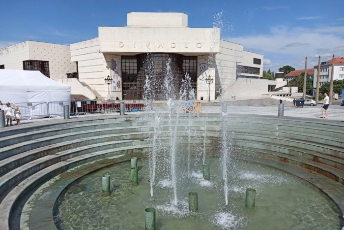 Ilustračný obrázok k článku Potok námestím v Nitre pretekať NEBUDE: Mesto uvažuje nad vylepšením fontány